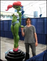 Kriette Giant Female Alien Statue