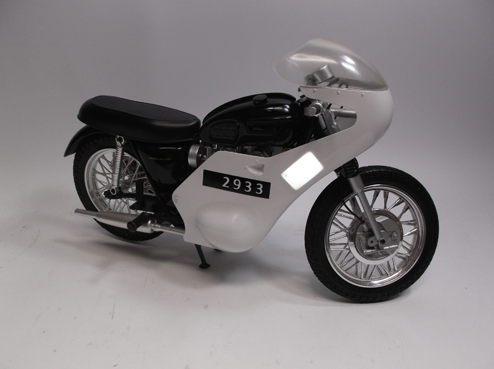 thx 1138 1 6 scale motorcycle replica with lights limited edition