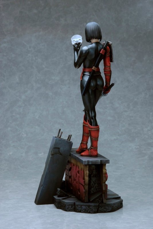 Katana DC Comics Statue by Luis Royo - Click Image to Close