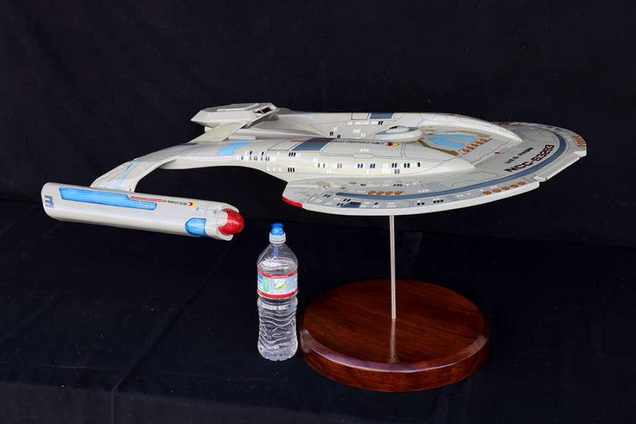 Star Trek Akira Class U.S.S. Rabin Giant Studio Scale Replica 39" Long - Click Image to Close