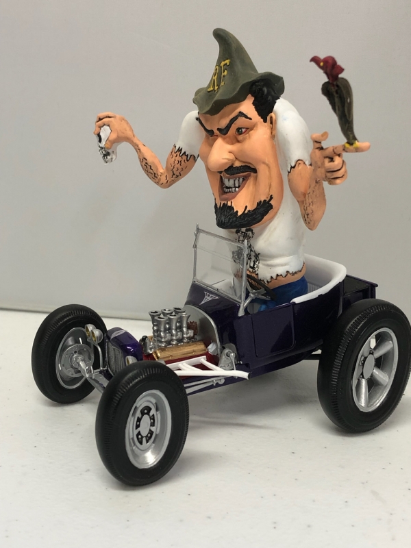 Ed "Big Daddy" Roth Tweedy Pie with Boss Fink Model Kit by Atlantis - Click Image to Close