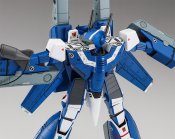 Macross Robotech VF-1J Super Battroid Valkyrie Max 1/72 Scale Model Kit by Hasegawa