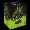 Alien Collection Aliens Xenomorph Warrior Figure with Collector's Magazine