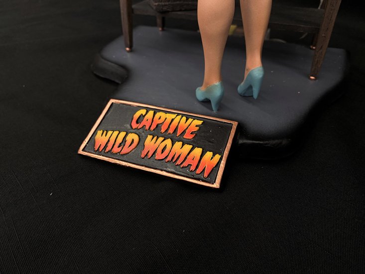 Captive Wild Women 1/6 Scale Diorama Art Statue Model Kit - Click Image to Close