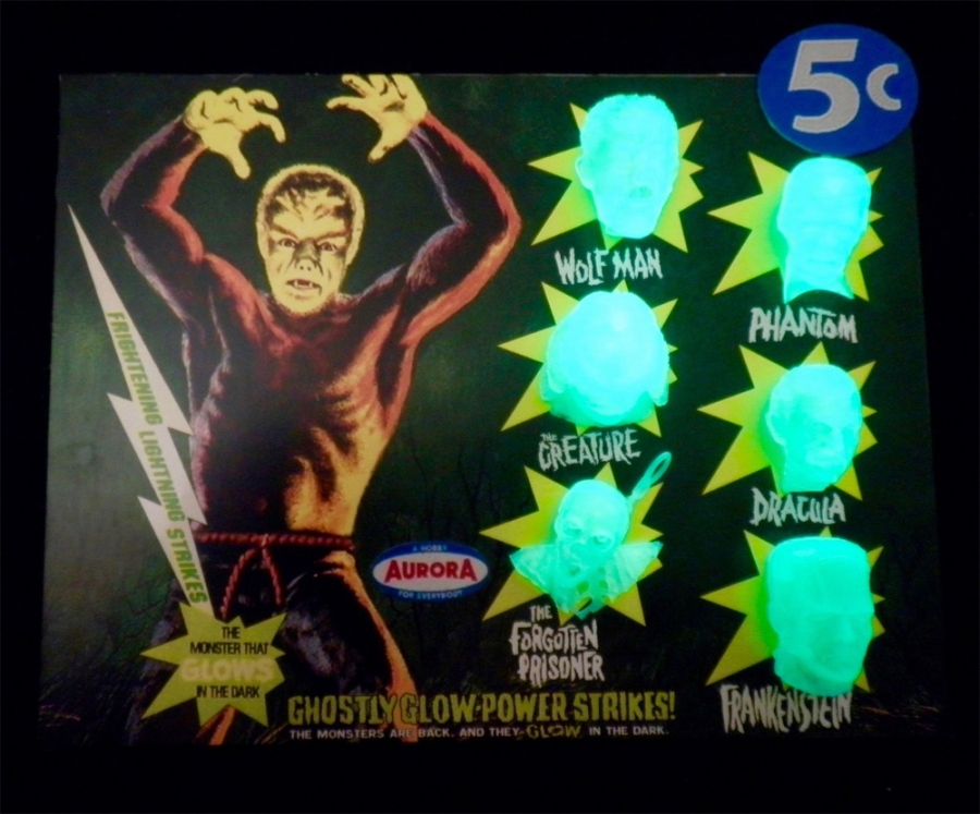 Aurora Monsters Glow Head Fantasy Model Display Card Wolfman Version - Click Image to Close