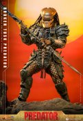 Predator Broken Tusk 1/6 Scale Figure by Hot Toys