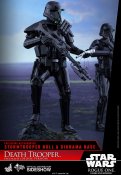 Star Wars Death Trooper Specialist (Deluxe Version) Action Figure