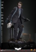 Batman The Dark Knight Joker Heath Ledger Bank Robber 1/6 Scale Figure by Hot Toys
