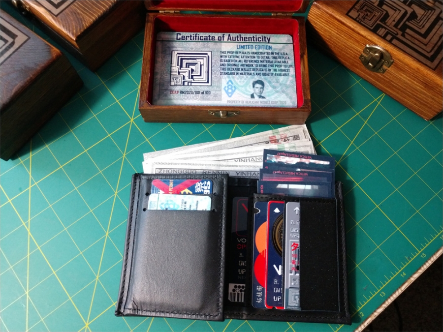 Blade Runner Deckard's Wallet Prop Replica - Click Image to Close