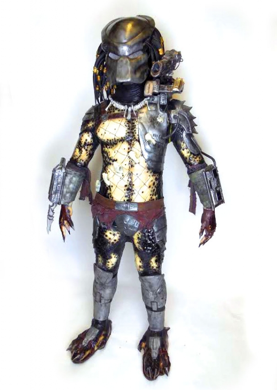 Predator 1987 Suit Replica Deluxe Version with Helmet and Shoulder Cannon - Click Image to Close
