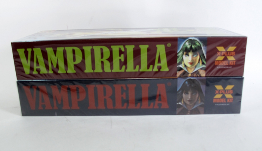 Vampirella Frightening Lightning Glow and Regular 1/8 Scale Model Kits by X-Plus Japan (2 KITS) - Click Image to Close