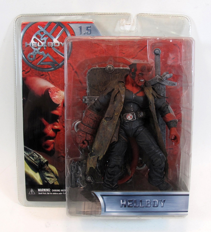 Hellboy 1.5 Figure with Sword by Mezco VERY RARE - Click Image to Close