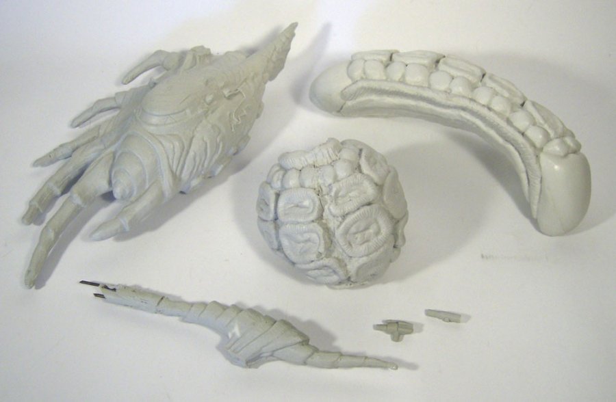 Buckaroo Banzai Thermal Pod and Alien Creature Deluxe Prop Replica Model Kit - Click Image to Close