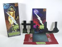 Vampirella Frightning Lightning 1/8 Scale Model Kit and RARE Store Display X-Plus Japan