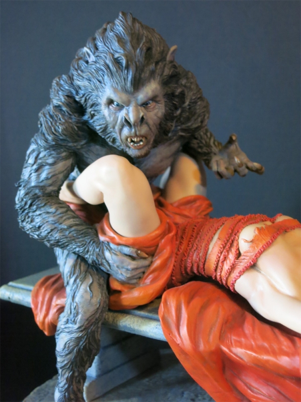 Dracula and Lucy Diorama Resin Model Kit - Click Image to Close