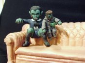 Munsters Aurora Scale Living Room Lily and Eddie with Couch Model Kit