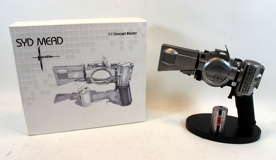 Blade Runner Syd Mead Concept Pistol Blaster Prop Replica NOT MINT - Click Image to Close