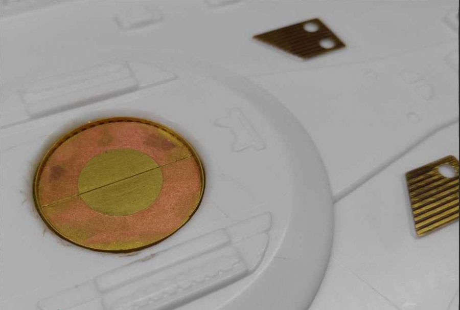 Star Trek Deep Space Nine U.S.S. Defiant 1/420 Scale Photoetch and Resin Detail Set "Fruit Pack" by Green Strawberry - Click Image to Close