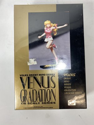 Volks 1/8 Orient Hero Series Re Cutie Honey Venus Gradation Model Kit