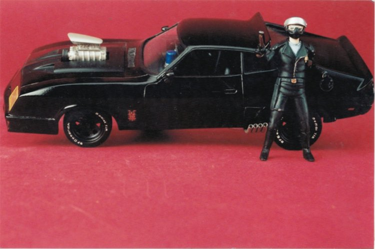Mad Max Last Of The V8 Police Interceptor 1/24 Scale Model