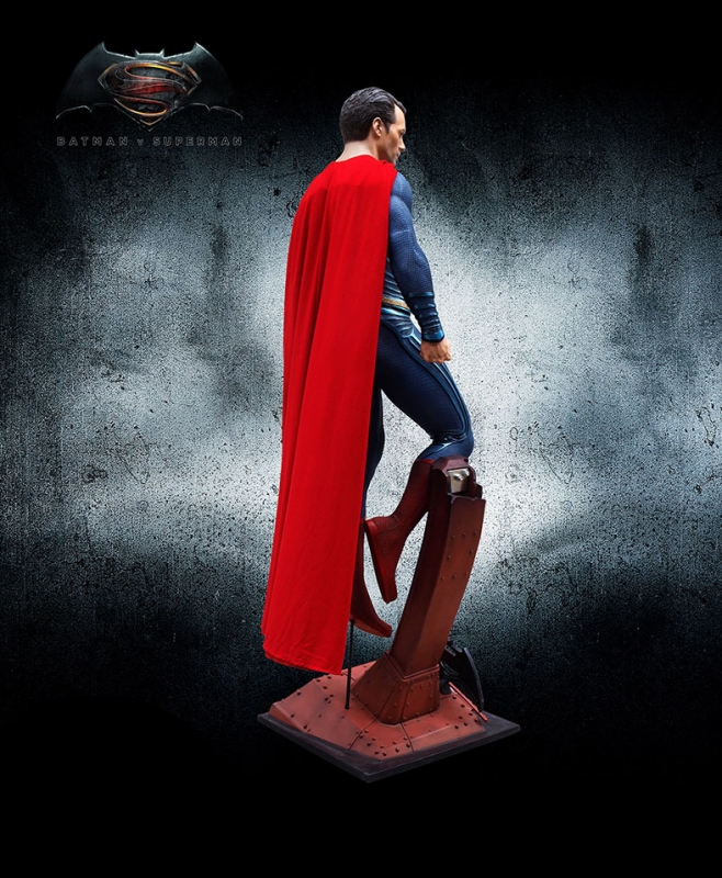 Batman Vs. Superman Superman Life-Size Display Statue - Click Image to Close