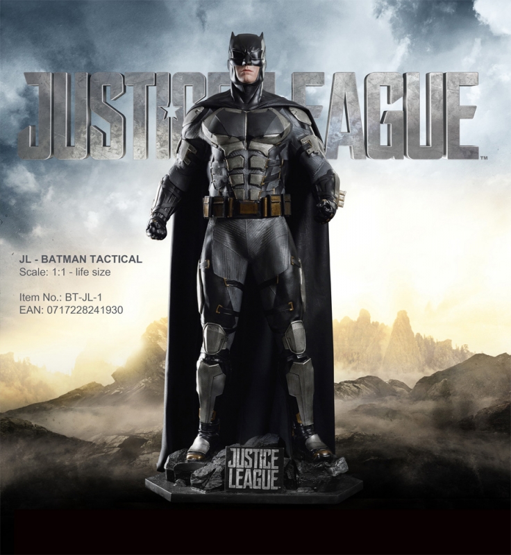 Justice League Batman Tactical Suit Life-Size Display - Click Image to Close