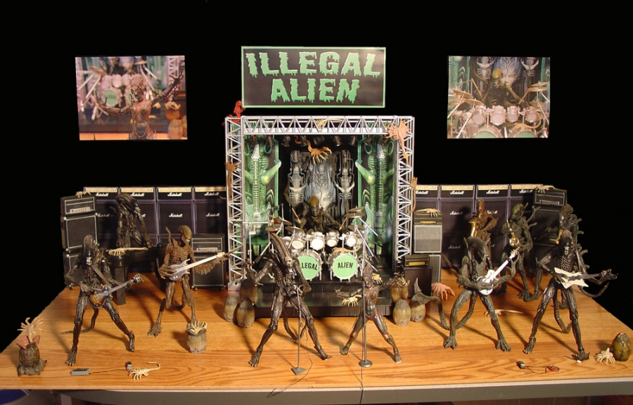Alien Rock Band Diorama - Click Image to Close