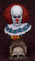 IT 1990 Pennywise 1/4 Bust Model Kit