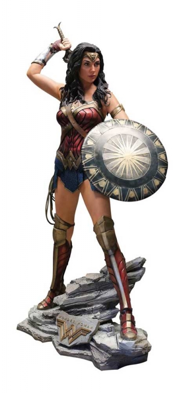 Wonder Woman Life-Size Statue Display - Click Image to Close