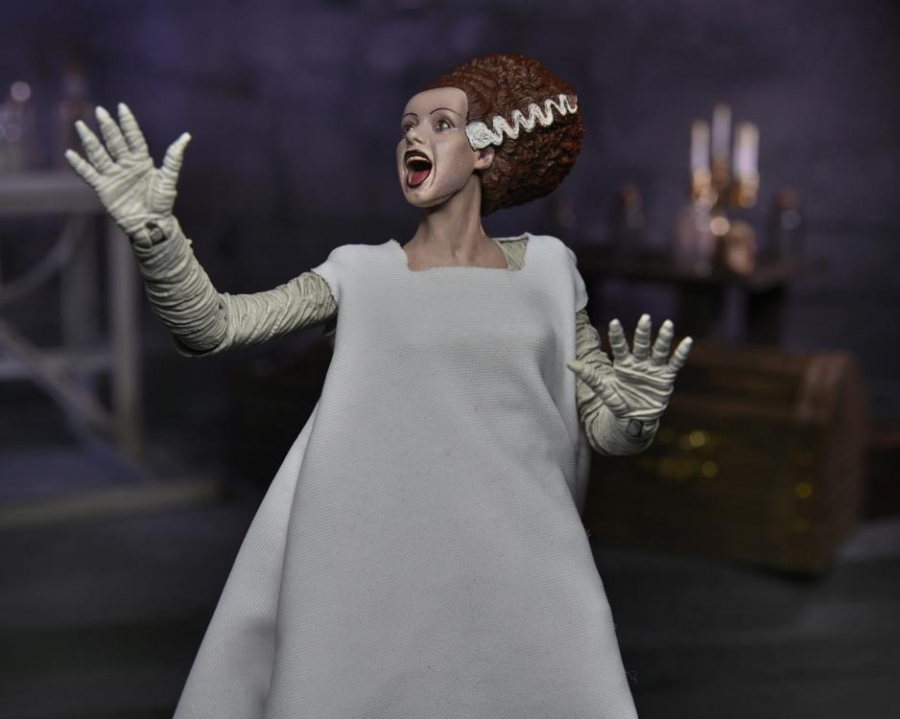 Universal Monsters Ultimate Bride of Frankenstein (Color) Action Figure Neca - Click Image to Close