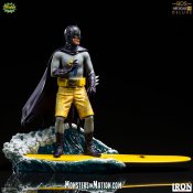Batman 1966 Surfin' Caped Crusader 1/10 Scale Deluxe Statue