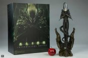 Alien Internecivus Raptus Statue