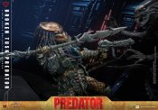 Predator Broken Tusk 1/6 Scale Figure by Hot Toys