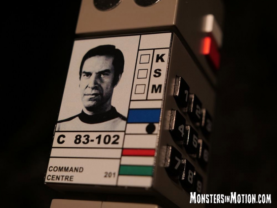 Space 1999 Deluxe Electronic Stun Gun and Commlock Set Prop Replicas with Lights and Sound by Sixteen 12 - Click Image to Close