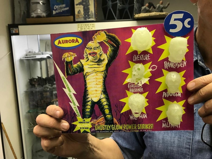 Aurora Monsters Glow Head Fantasy Model Display Card Creature from the Black Lagoon Version - Click Image to Close