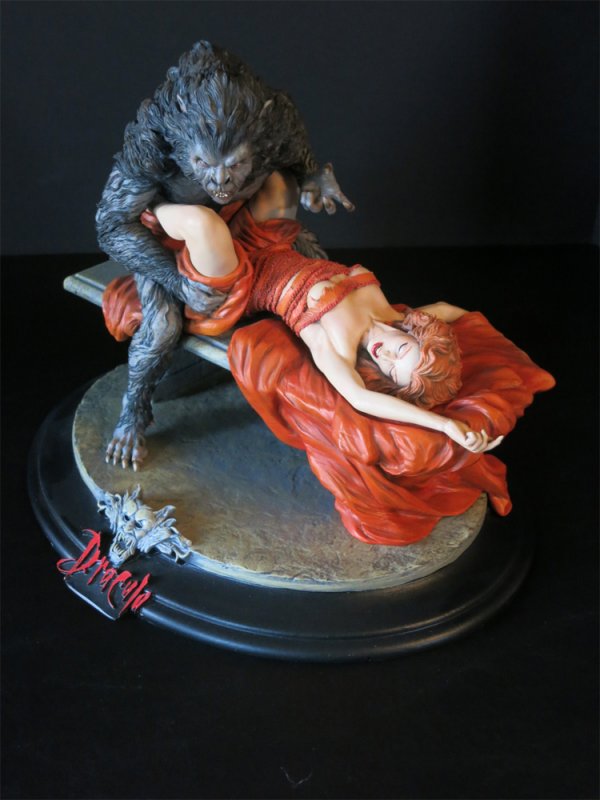 Dracula and Lucy Diorama Resin Model Kit - Click Image to Close