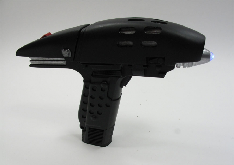 24th Century Battle Phaser Prop Replica with Light - Click Image to Close