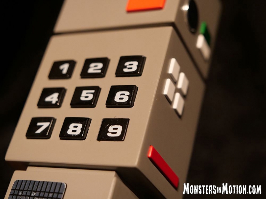 Space 1999 Deluxe Electronic Stun Gun and Commlock Set Prop Replicas with Lights and Sound by Sixteen 12 - Click Image to Close