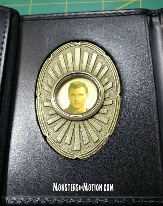 Blade Runner Deckard Wallet with Regular Badge Prop Replica - Click Image to Close