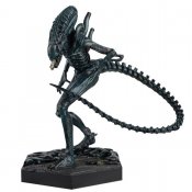 Alien Collection Aliens Xenomorph Warrior Figure with Collector's Magazine