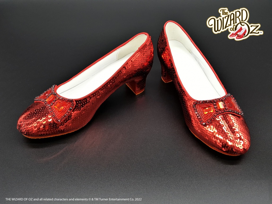 Wizard of Oz Ruby Slippers 1:1 Scale Prop Replica - Click Image to Close