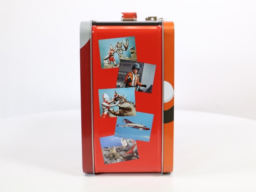 Ultraman Tin Titans Lunch Box with Thermos - Previews Exclusive - Click Image to Close