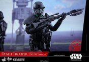 Star Wars Death Trooper Specialist (Deluxe Version) Action Figure