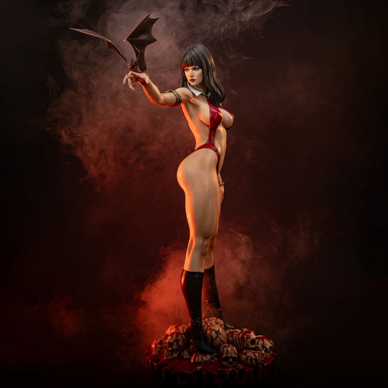 Vampirella 1/2 Scale Statue 44 Inches Tall - Click Image to Close