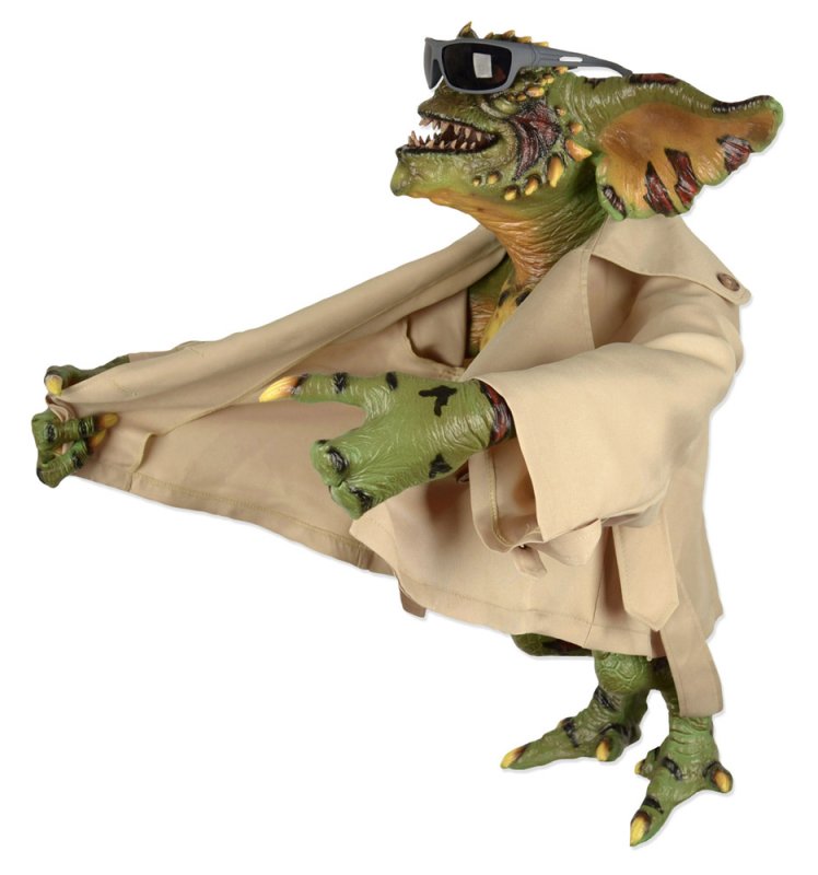 Gremlins 2 Flasher Gremlin Puppet Life Size Prop Replica - Click Image to Close