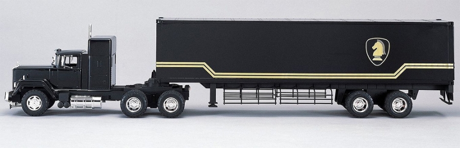 Knight Rider 1982 Knight Foundation Trailer 1/28 Scale Model Kit by Aoshima - Click Image to Close