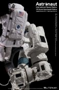 Astronaut International Space Station 1/4 Scale Spacewalk Statue by Blitzway The Real Series NASA