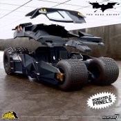 Batman Begins Batmobile Tumbler Super Cyborg Figure