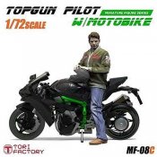 Top Gun Pilot with Motorcycle 1/72 Scale Model Kit