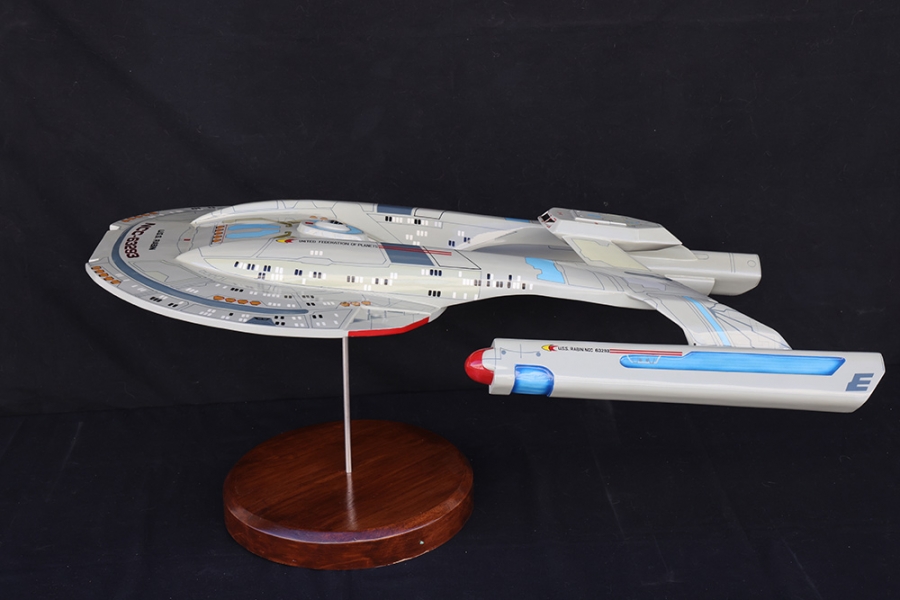 Star Trek Akira Class U.S.S. Rabin Giant Studio Scale Replica 39" Long - Click Image to Close